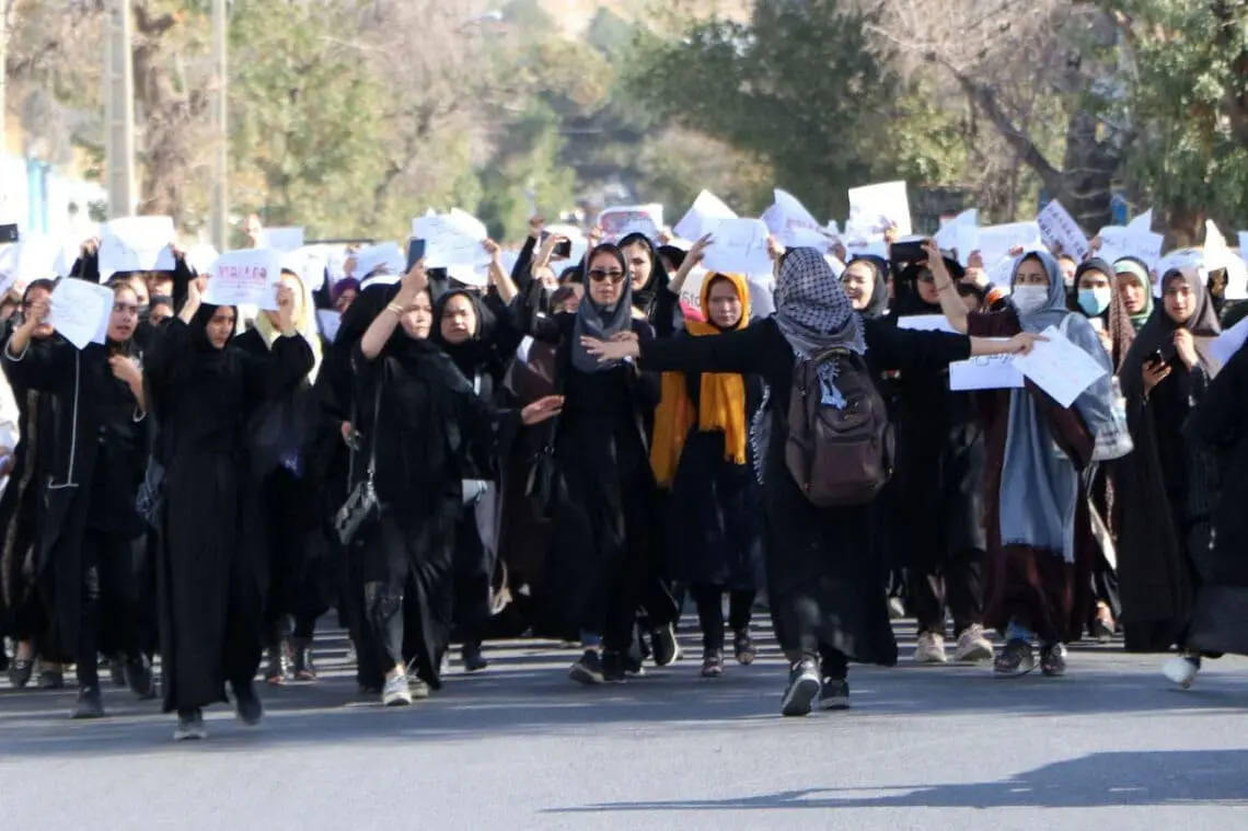 زنان معترض می‌گویند طالبان بزرگ‌ترین تهدید برای زنان کشور است