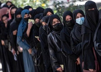 دانشجوی دختر دانشگاه کابل: وقتی می‌بینم راه پیش‌رفت‌ام را بسته‌اند، می‌شکنم