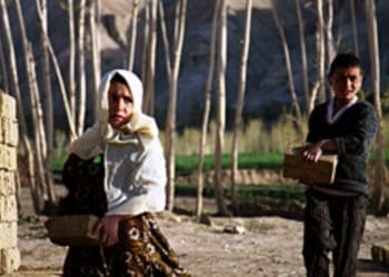 فقر؛ فروش هر قلم به‌مثابه‌ی خرید یک آرزو