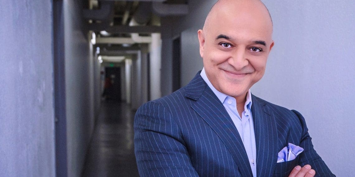 «لحظه‌های زیبایی»؛ آلبوم عمر اکرم نامزد دریافت جایزه‌ی گِرَمی شد