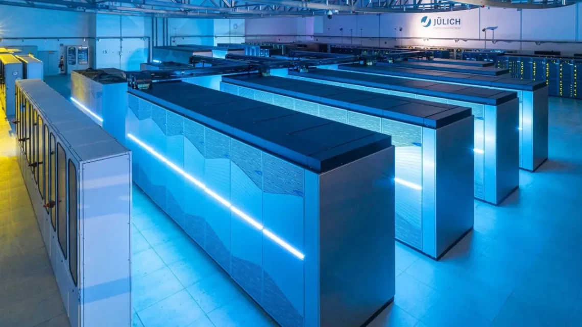 سریع‌ترین ابر رایانه‌ی جهان