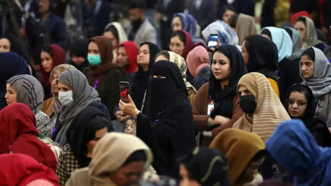 زنان معترض: بازداشت زنان و دختران تهدید جدی به حیثیتشان است