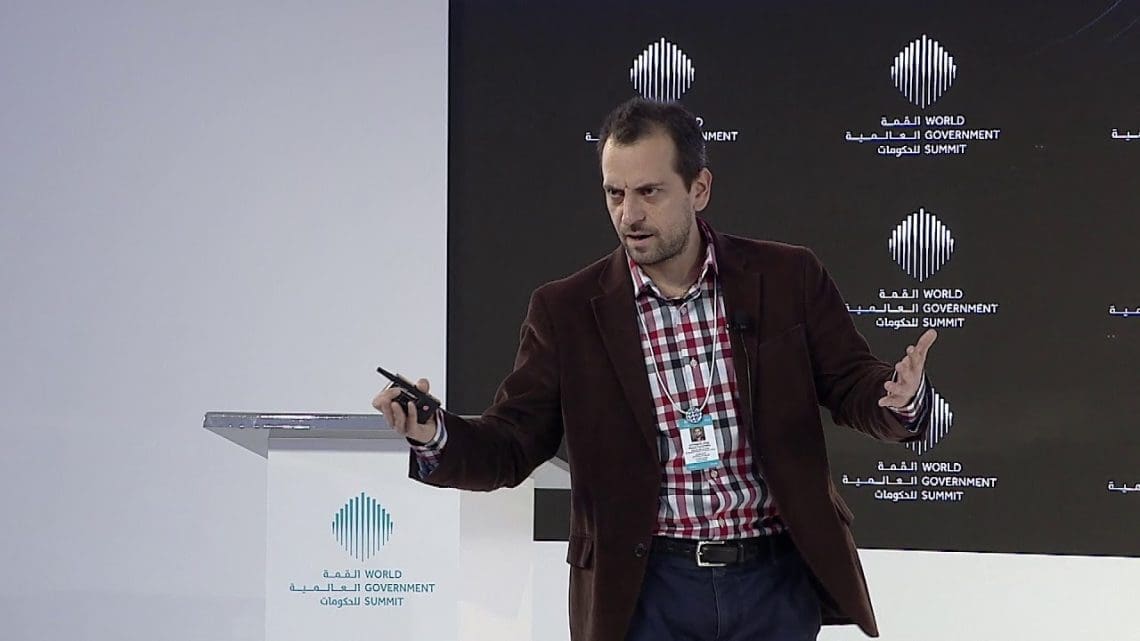 پژوهش‌گرِ تحت حمایت ایلان ماسک می‌گوید هوش مصنوعی «غیرِقابل کنترل» است و هم‌اینک باید کنار نهاده شود