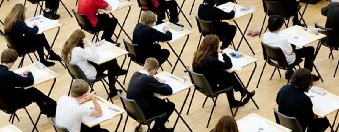 پژوهشها نشان میدهند که نمراتِ دورهی ثانویه پیشبینی کنندهی خوبی برای آیندهی جوانان است