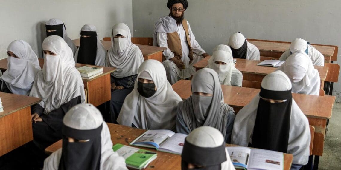 مسئول مدرسه‌ی جهادی طالبان در بدخشان به اتهام تجاوز جنسی به یک دختر ۱۷ ساله بازداشت شده است