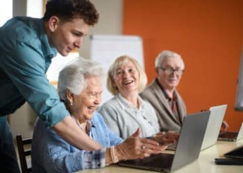 نتایج یک پژوهش: ذهن شما از کسانی که به آن‌ها علاقه دارید بیشتر می‌آموزد