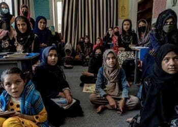 روزنامه‌ی دِ هیل: «کورس‌های آنلاین» دختران افغانستان را از بی‌سوادی نجات نمی‌دهد