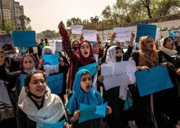 مجله‌ی دبلیوپی‌آر: سازمان ملل برای تضمین حضور طالبان در نشست حق اشتراک زنان افغانستان را از آنان گرفت