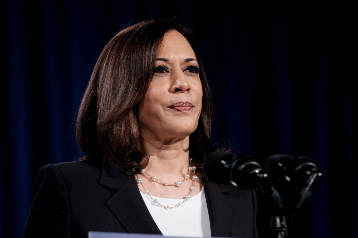 کارزار انتخاباتی کامالا هریس در کمتر از بیستوچهار ساعت گذشته ۶۴ میلیون دالر جمعآوری کرده است