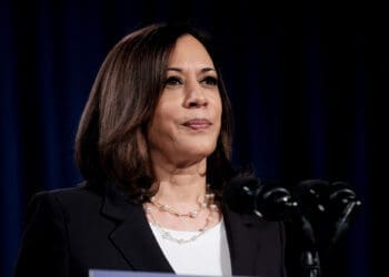 کارزار انتخاباتی کامالا هریس در کمتر از بیستوچهار ساعت گذشته ۶۴ میلیون دالر جمعآوری کرده است