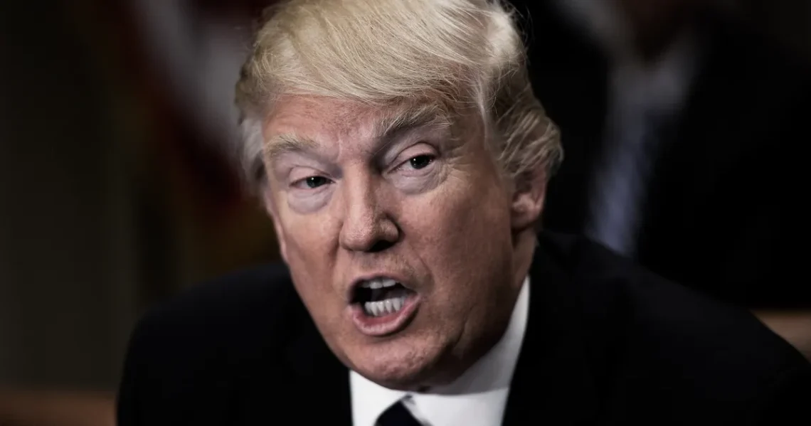 رسانهی امریکایی: دانلد ترمپ رهبر طالبان را مستقیماً و در یک دیدار تهدید به مرگ کرده بود