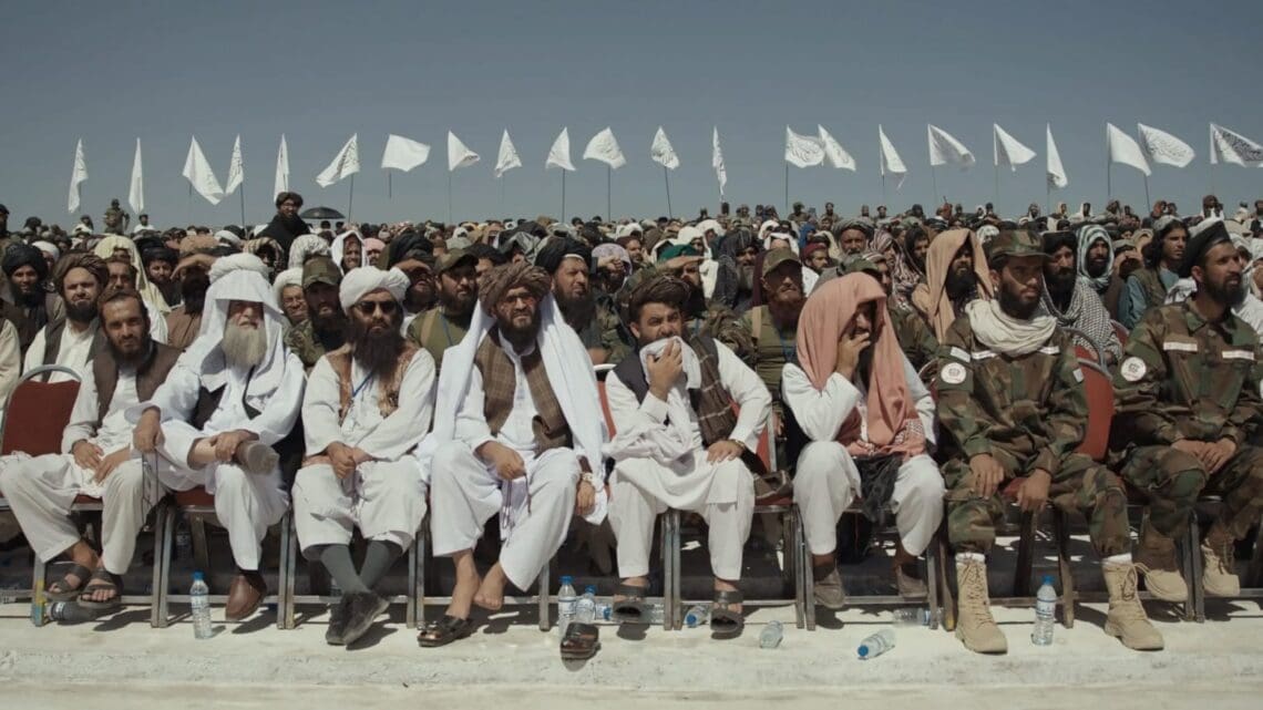 مستند جدید در مورد طالبان؛ فرمانده نیروی هوایی طالبان یک پرسش ضرب ساده را حل نمیتواند