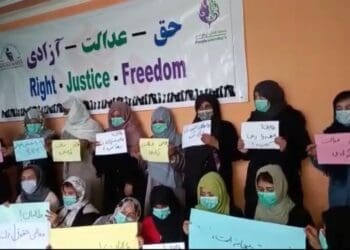 جنبش شنبه‌های ارغوانی: طالبان برعلیه زبان فارسی در افغانستان «آپارتاید زبانی» را به‌راه انداخته‌ است