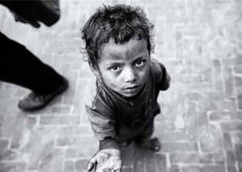 فقر؛ یک گور متحرک