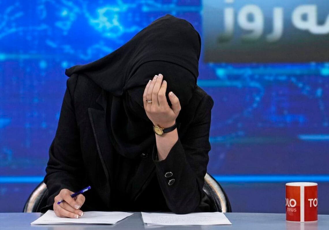 فرانس ۲۴: خشونت و تحقیر برعلیه خبرنگاران در افغانستانِ طالبان شدت گرفته است