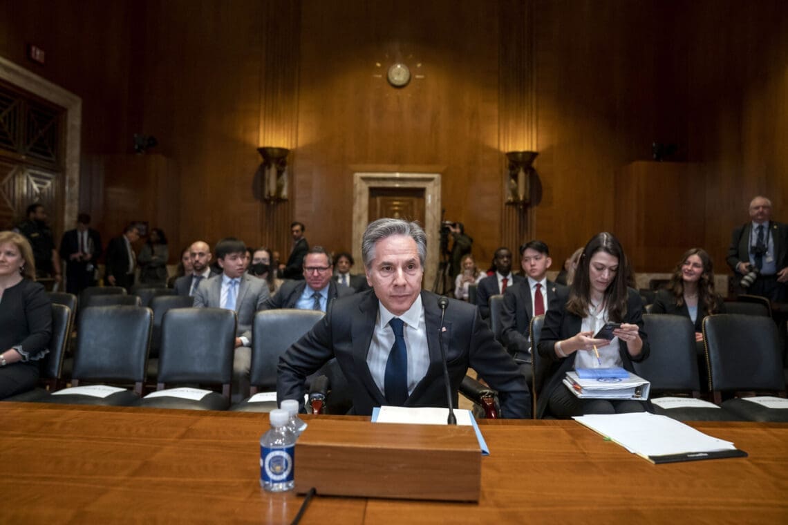 بلینکن در نهایت پذیرفت به پرسش‌های قانون‌گذاران امریکایی در باره‌ی خروج از افغانستان پاسخ دهد