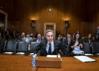 بلینکن در نهایت پذیرفت به پرسش‌های قانون‌گذاران امریکایی در باره‌ی خروج از افغانستان پاسخ دهد