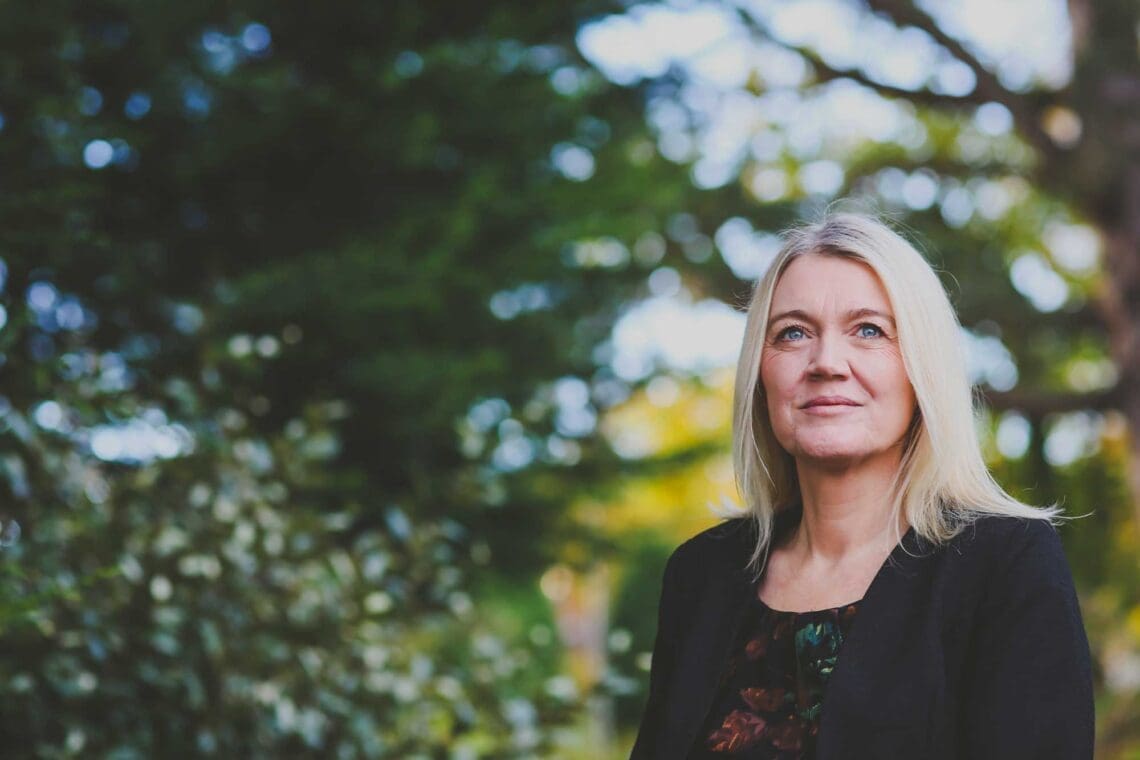 فیدلما اَش به تلویزیون دیار: اولویتهای جهانی فرصت «نجات» افغانستان را کاهش داده است