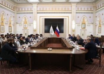 یک هیات بلندپایه‌ی روسی به کابل سفر کرده و در حال دیدار با مقام‌های طالبان است