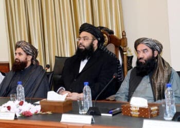 عبدالکبیر در دیدار با هیات روسی گفته طالبان به گسترش روابط با روسیه علاقه‌مند است