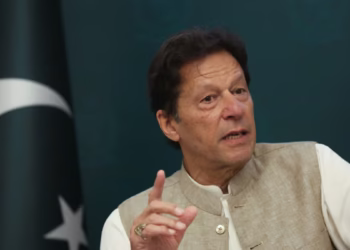 وزیر دفاع پاکستان عمران خان را نماینده‌ی «حامیان اسرائیل» خواند