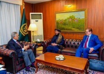 سفیر طالبان در پاکستان به دیدار وزیر خارجه‌ی این کشور رفت