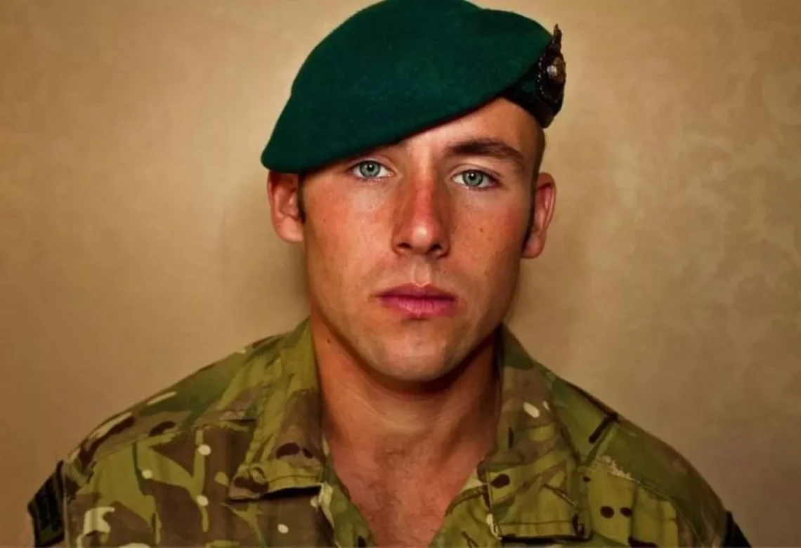 اختلال استرسی پس از سانحه جان سرباز بریتانیایی با سه دوره اعزام به افغانستان را گرفت