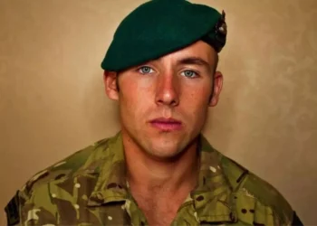 اختلال استرسی پس از سانحه جان سرباز بریتانیایی با سه دوره اعزام به افغانستان را گرفت