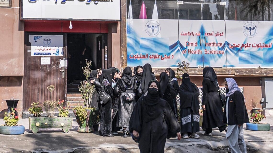 انتقاد تند جنبش زنان معترض: سکوت جهانی همدستی با «جنایات طالبان» است