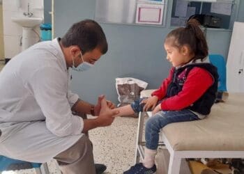 صلیب سرخ: به تعداد بی‌پیشینه‌ای از کودکان مبتلا به فلج مغزی در افغانستان کمک می‌کنیم