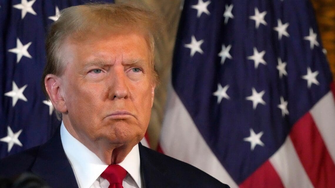 ترمپ می‌گوید تعطیلی احتمالی دولت امریکا باید به دست بایدن حل شود