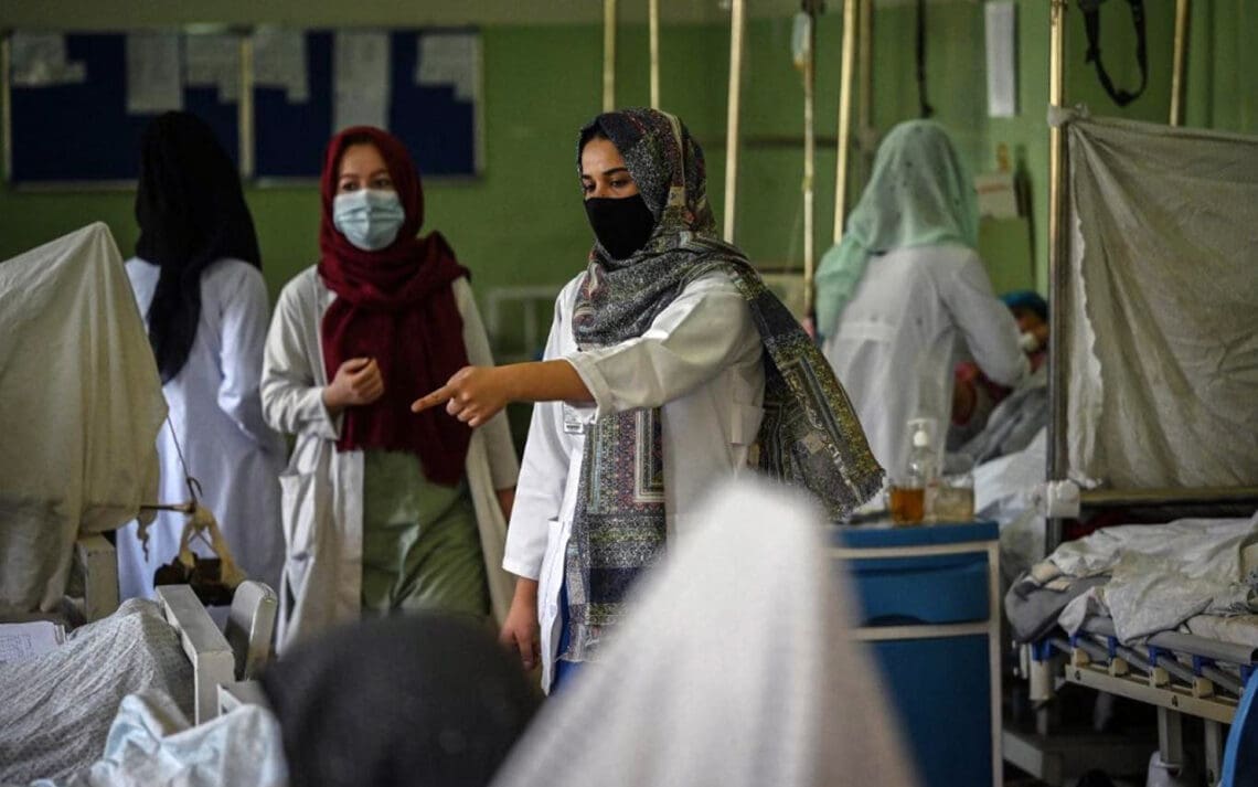 طالبان انستیتوتهای صحی را نیز بر روی دختران و زنان بست