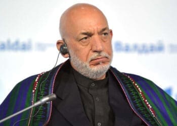 کرزی به طالبان: تصمیم‌تان را «فوراً» لغو کنید