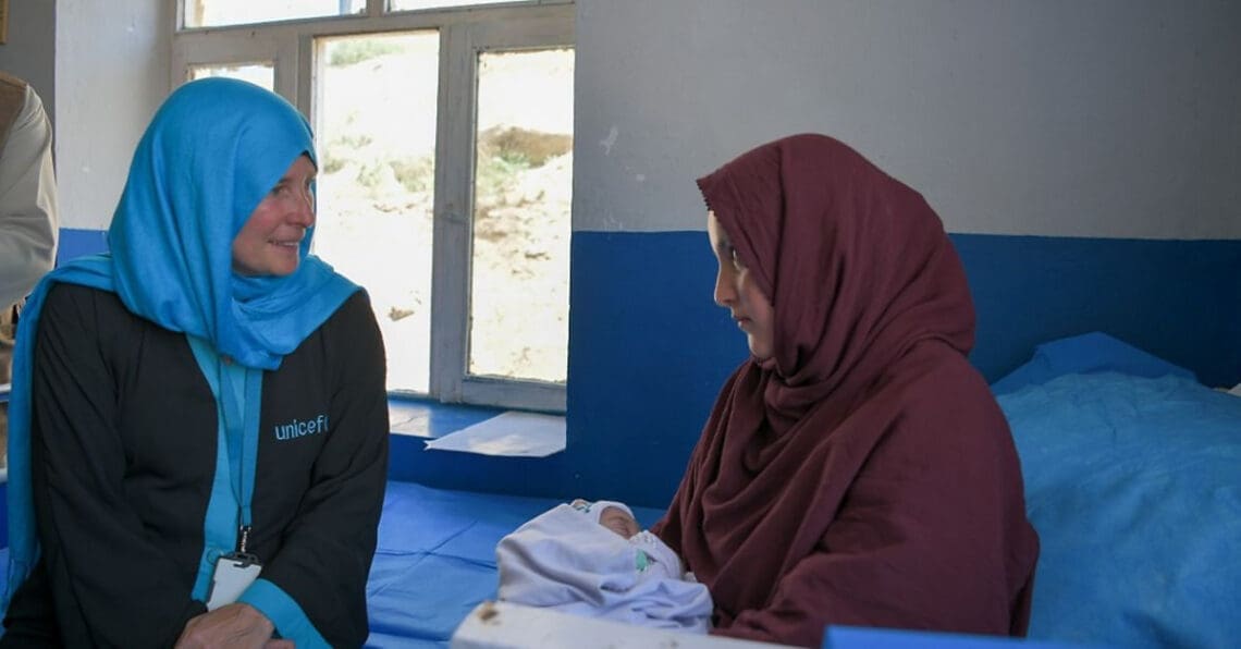 یونیسف: در صورت تایید گزارشهای ممنوعیت تازهی طالبان زندگی هزاران مادر و کودک به خطر خواهد افتاد