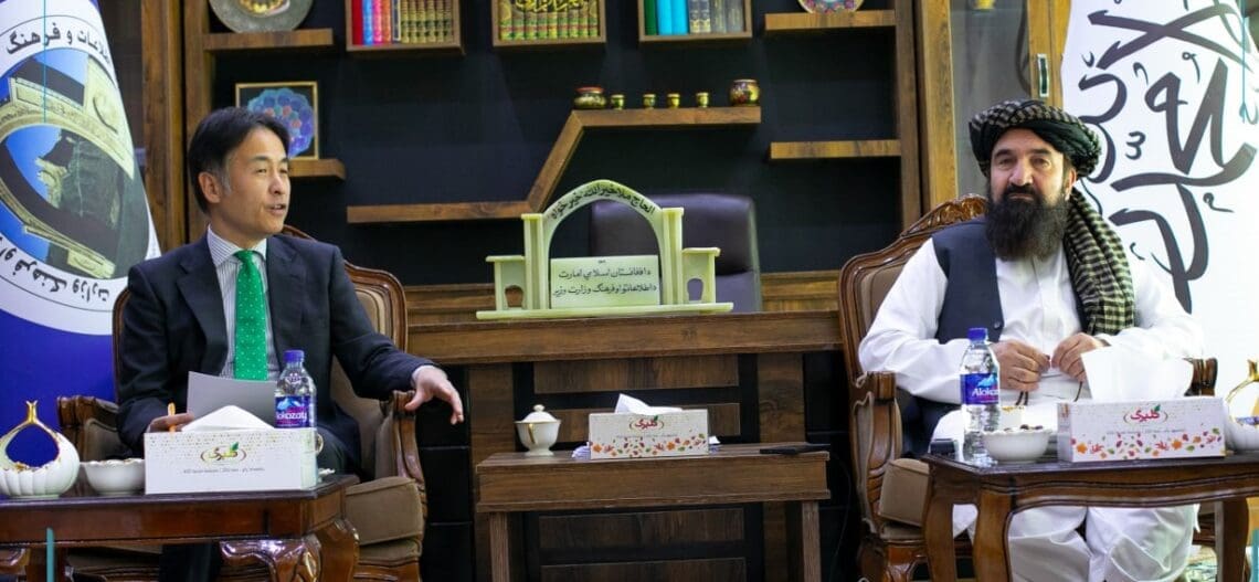 طالبان میگوید سفیر جاپان برای رشد فرهنگ و هنر در افغانستان وعدهی همکاری دادهاست
