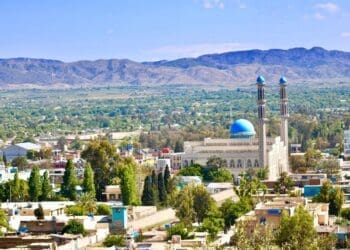 سیزده تن در خوست از سوی افراد مسلح ناشناس کشته شدند