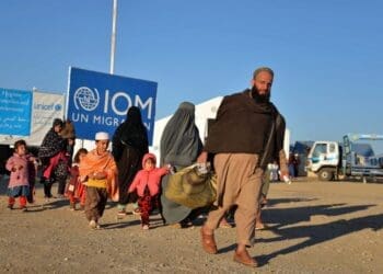 عفو بین‌الملل: برخورد پاکستان با مهاجران افغانستان «تبعیض‌آمیز» است