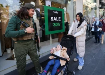 حکومت سرپرست سوریه می‌گوید که معاش کارمندان ملکی را ۴۰۰ درصد افزایش خواهد داد‌