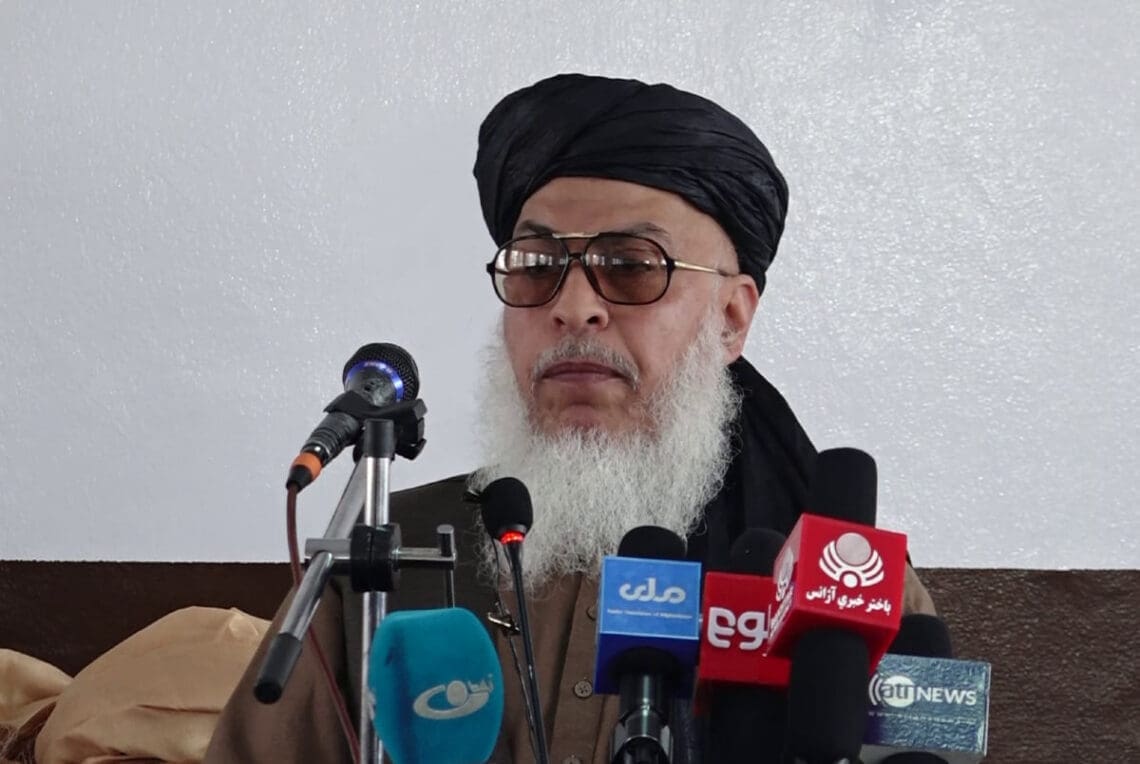 طالبان گزارشهای مربوط به «فرار» استانکزی به دبی را تکذیب کرد