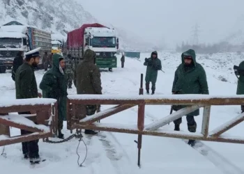 طالبان می‌گوید که شاهراه سالنگ‌ها به‌روی رفت‌وآمد مسدود شده‌است