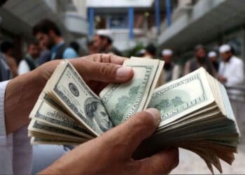 ادامه‌ی سقوط ارزش افغانی؛ طالبان ۲۵ میلیون دالر دگر را لیلام می‌کند