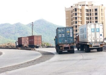 کاهش «چشمگیر» بازرگانی افغانستان و روسیه در ده ماه گذشته