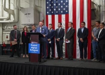 افزایش درخواست‌ها برای معافیت پناه‌جویان افغانستان از محدودیت‌های مهاجرتی ترمپ
