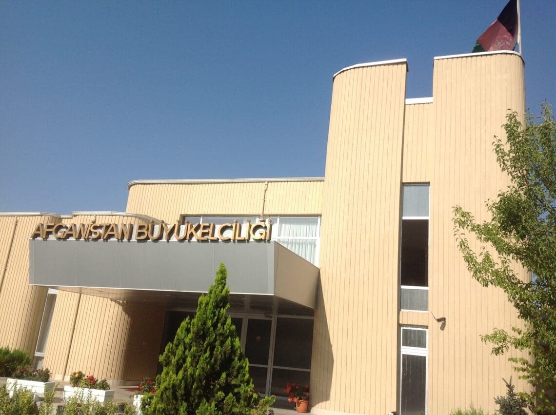 ترکیه ماموریت دیپلمات‌های طالبان در سفارت افغانستان در انقره را پایان نداده‌است