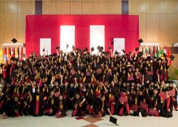 واشنگتن ‌پُست: توقف کمک‌های امریکا واپسین درهای تحصیل زنان افغانستان را نیز بست