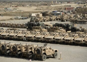 جاپان‌تایمز: امریکا تسلیحاتش در افغانستان را با حمله‌های هوایی نابود کند