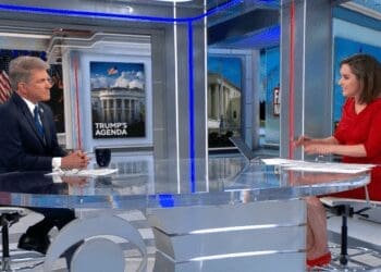 مک‌کال: وعده‌خلافی با پناه‌جویان افغانستان، اعتماد جهانی امریکا را آسیب می‌زند