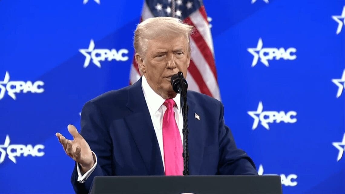 ترمپ: طالبان با جنگ‌افزارهای ما رژه می‌روند، این مرا خشمگین می‌کند