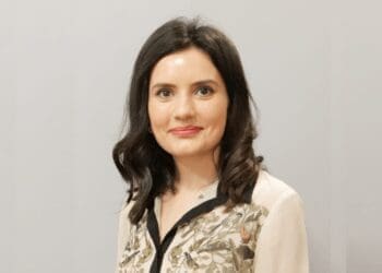 تاکید بر تداوم حمایت از حاکمیتی «بی‌انعطاف»؛ یک نویسنده‌ی پاکستانی می‌گوید جهان راهی به جز تعامل با طالبان ندارد