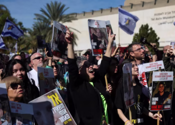 آتش‌بس شکننده پابرجاست؛ سه گروگان اسرائیلی و ۳۶۹ «زندانی» فلسطینی آزاد شدند